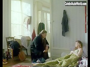 Vanessa Paradis Flasing , boobs in Noce blanche (1989) 15