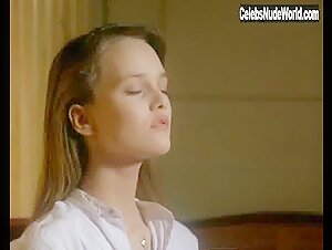 Vanessa Paradis Sensual , Blonde in Noce blanche (1989) 7