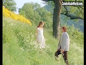 Vanessa Paradis Outdoor , Sexy Dress in Noce blanche (1989) 11