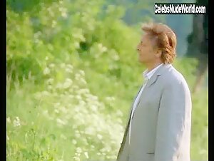 Vanessa Paradis Outdoor , Sexy Dress in Noce blanche (1989) 15