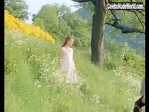Vanessa Paradis Outdoor , Sexy Dress in Noce blanche (1989) 7