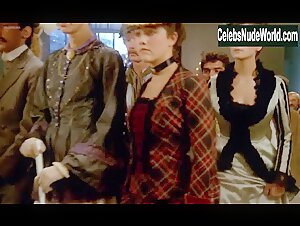 Veronique Genest in Guy de Maupassant (1982) 17
