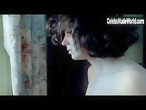 Veronique Genest in La baston (1985) 8