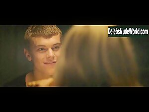 Veerle Baetens in Un debut prometteur (2015) 2