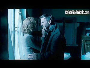 Vera Farmiga in In Tranzit (2008) 2
