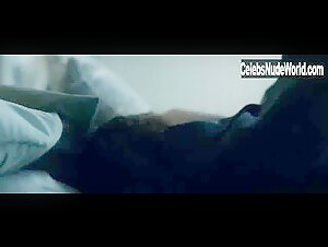 Veronica Sanchez in El embarcadero (series) (2019) 13