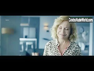 Veronica Sanchez in El embarcadero (series) (2019) 17
