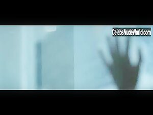Veronica Sanchez in El embarcadero (series) (2019) 4
