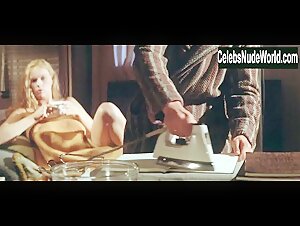 Veronica Ferres in Schtonk (1992) 17