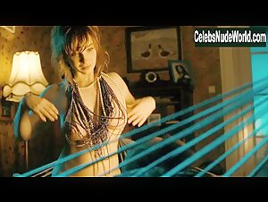 Vica Kerekes Lingerie , Cleavage in Muzi v nadeji (2011) 13