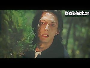 Victoria Guerra in Cosmos (2015) 13