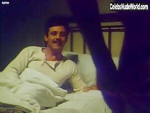Victoria Abril in La colmena (1982) 13