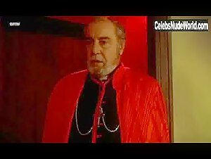 Victoria Abril in Padre nuestro (1985) 4