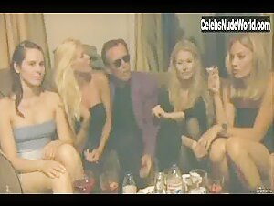 Victoria Silvstedt Cleavage , Blonde in Ivansxtc (2000) 19