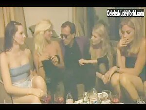 Victoria Silvstedt Cleavage , Blonde in Ivansxtc (2000) 5