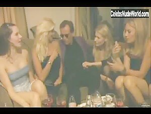 Victoria Silvstedt Cleavage , Blonde in Ivansxtc (2000) 6