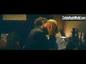 Virginie Efira in Victoria (2016) 6