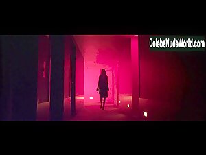 Virginie Ledoyen in Enrages (2015) 17
