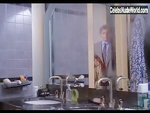 Vittoria Belvedere Bathtub , Butt in Graffiante desiderio (1993) 9