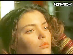 Vittoria Belvedere Costume , Brunette in Zoloto (1992) 4