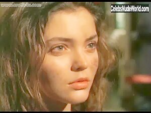 Vittoria Belvedere Costume , Brunette in Zoloto (1992) 7