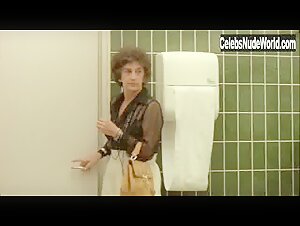 Vivi Rau in Hopla pa sengekanten (1976) 5