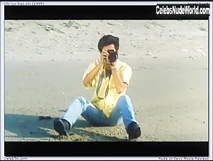 Vivian Hsu Outdoor , Brunette in Chi luo tian shi (1995) 11