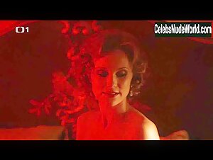 Vlastina Svatkova in Prvni republika (series) (2014) 20
