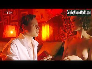 Vlastina Svatkova in Prvni republika (series) (2014) 8