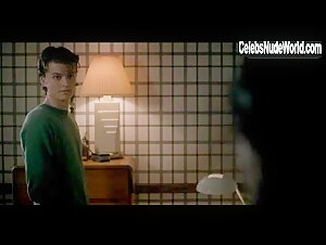 Natalia Dyer Underwear scene in Stranger Things 12