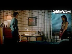 Natalia Dyer Underwear scene in Stranger Things 18