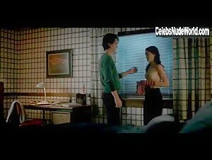 Natalia Dyer Underwear scene in Stranger Things 20