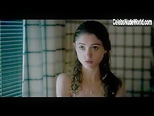 Natalia Dyer Underwear scene in Stranger Things 8
