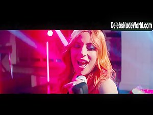 Redhead , Bathroom In A Star Is Born (2018) 16