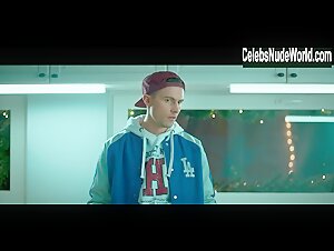 Tits , Explicit In Alice scene in Borderland (2020) 16