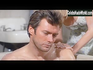 Melodie Johnson in Coogan's Bluff (1968) 17