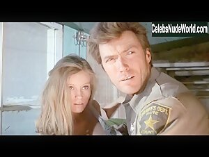 Melodie Johnson in Coogan's Bluff (1968) 7