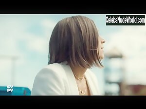 Melanie Scrofano in Wynonna Earp (2016-) s04e07 9