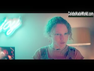 Simona Brown, Tallulah Haddon in Kiss Me First (2018) s01e01 11
