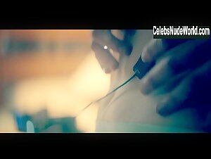 Tallulah Haddon in Kiss Me First (2018) s01e06 15