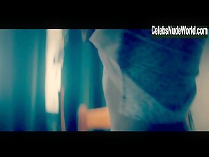 Tallulah Haddon in Kiss Me First (2018) s01e06 17