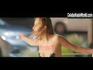 Olivia DeJonge in Undertow (2020) 5