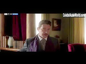 Julia Palha bed , hot scene in Ordem Moral 10