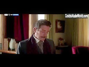 Julia Palha bed , hot scene in Ordem Moral 12