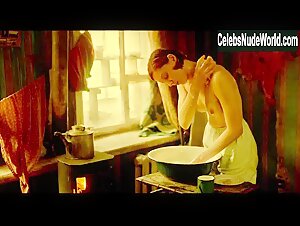 Beanpole (2019) - Best Scenes compilation 10