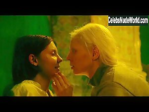 Beanpole (2019) - Best Scenes compilation