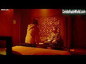 Alexandra Daddario Hot , Explicit In Love Hotels 17