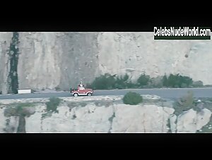Une île (2020) s01 - Best Scenes compilation 19
