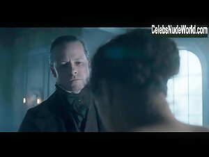 Perfect Butt , Dressing In A Christmas Carol (2019) 11