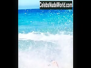 Lauren Cohan Women's Health 2021 BTS 18